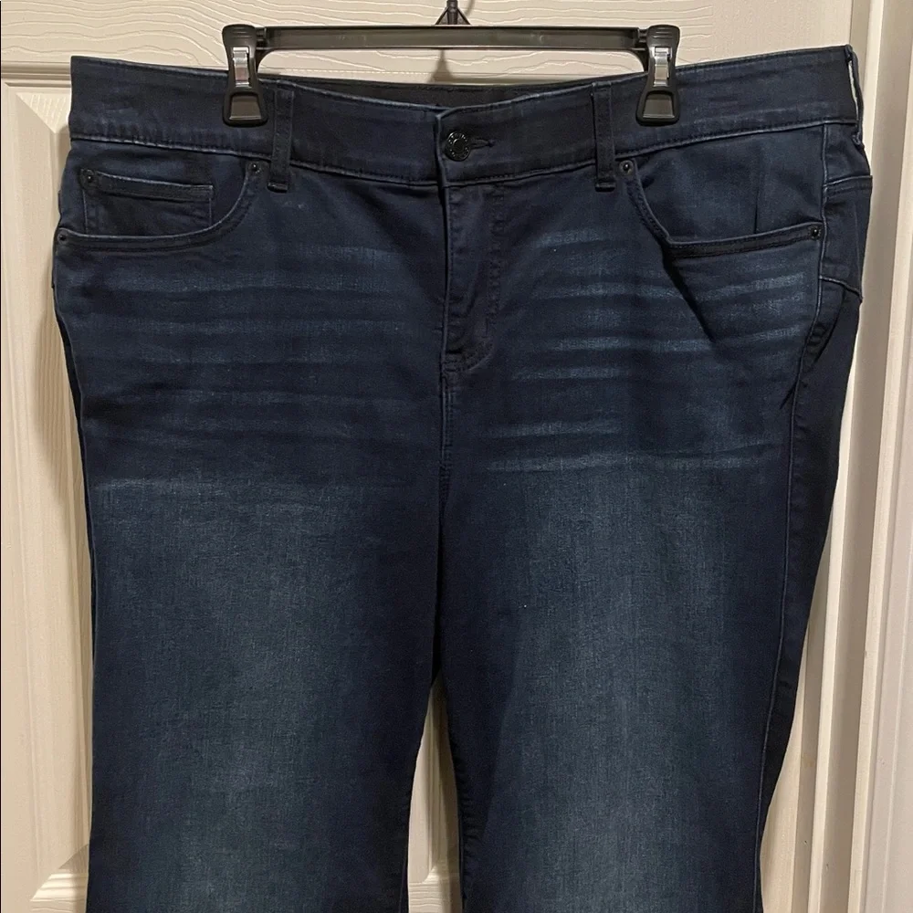 Torrid Bombshell Flare jeans - Picture 5 of 12